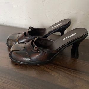 NWOT Unlisted Antiqued Buckled Heels